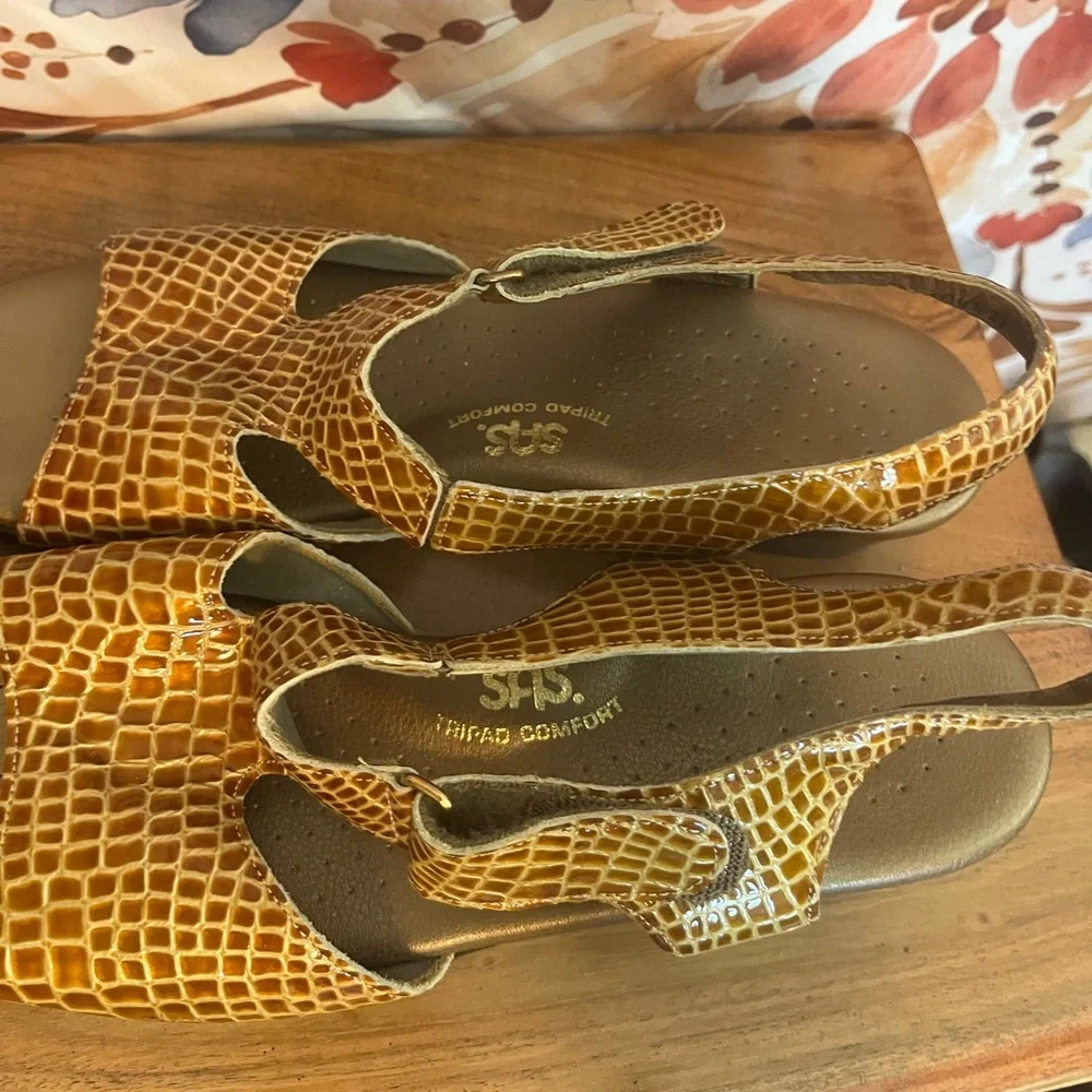 SAS W6 Caramel Brown Croc Open Toe Summer Fall Vacation Casual Comfort Sandals